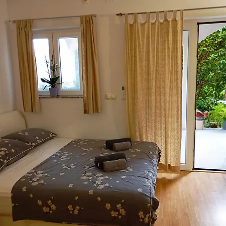 Apartmani Joja Biograd Na Moru Exteriör bild