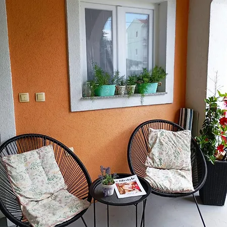 Apartmani Joja Biograd Na Moru Exteriör bild