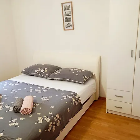 Apartmani Joja Biograd Na Moru Exteriör bild