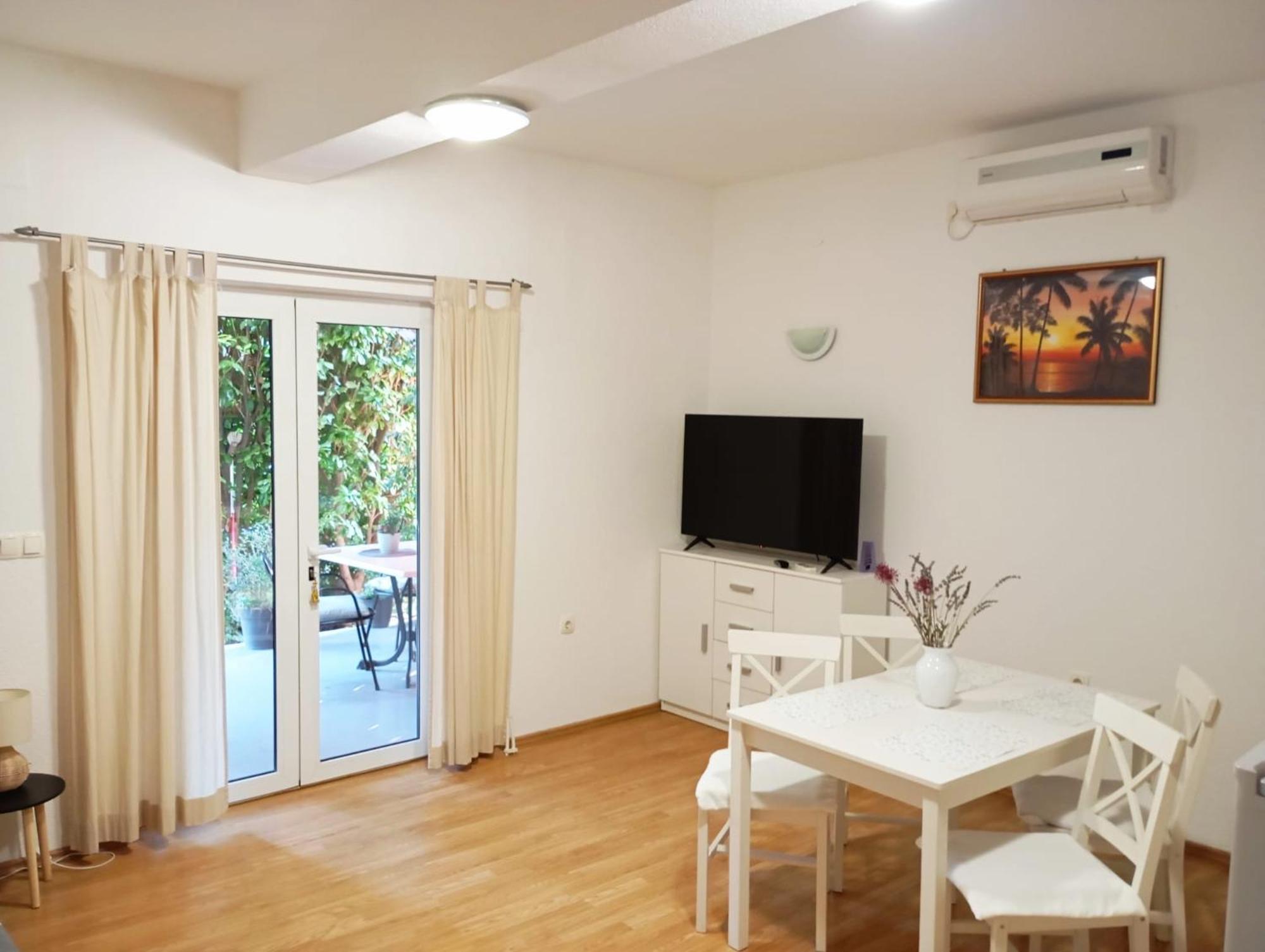 Apartment Joja *